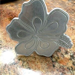 Chrome Hibiscus Trailer Hitch Cover With key and lock